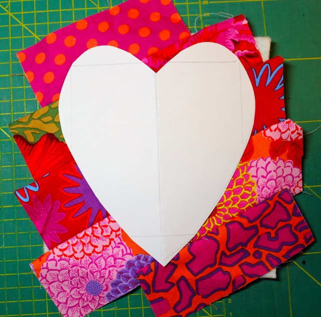 tl_files/content/blog/naehen-sticken/katharina.raab/Herzliches MugRug/Happy Valentine – 05.jpg