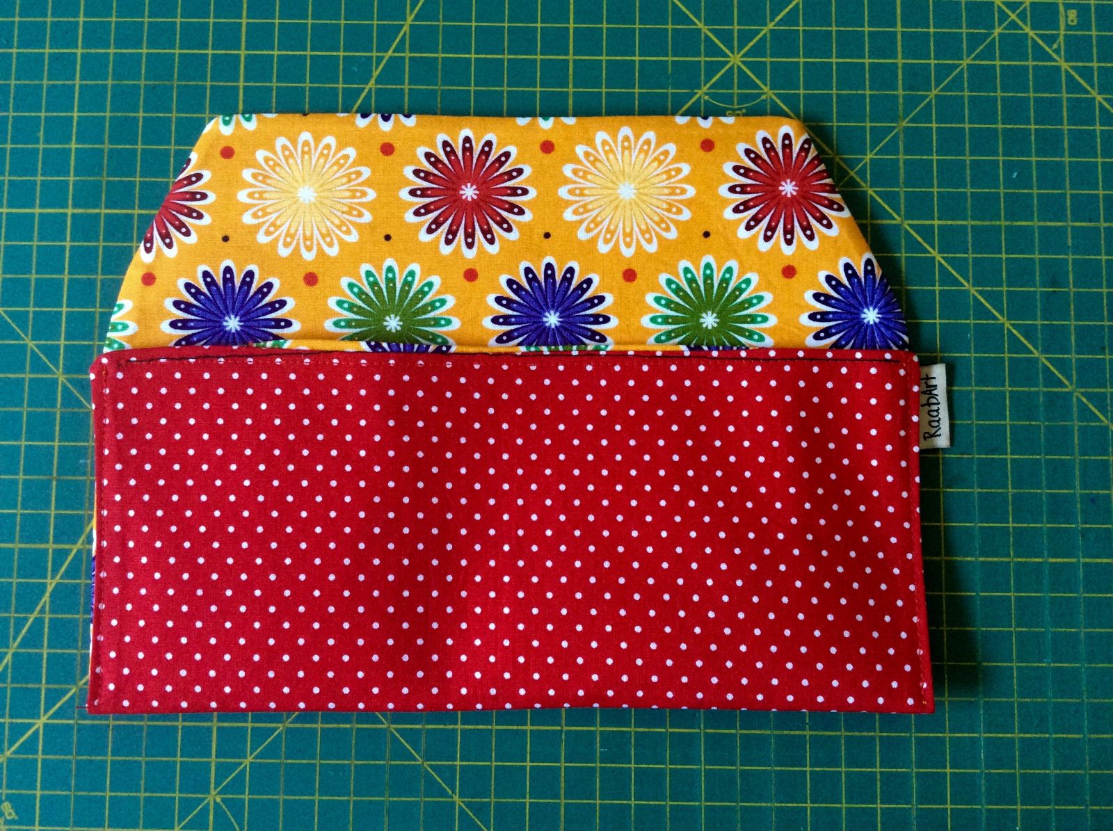 tl_files/content/blog/naehen-sticken/katharina.raab/Reiseticketetui/Tickettasche-rot - 14.jpg